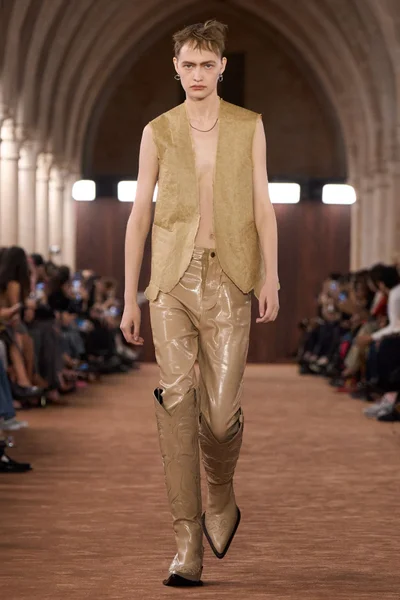 Look 33